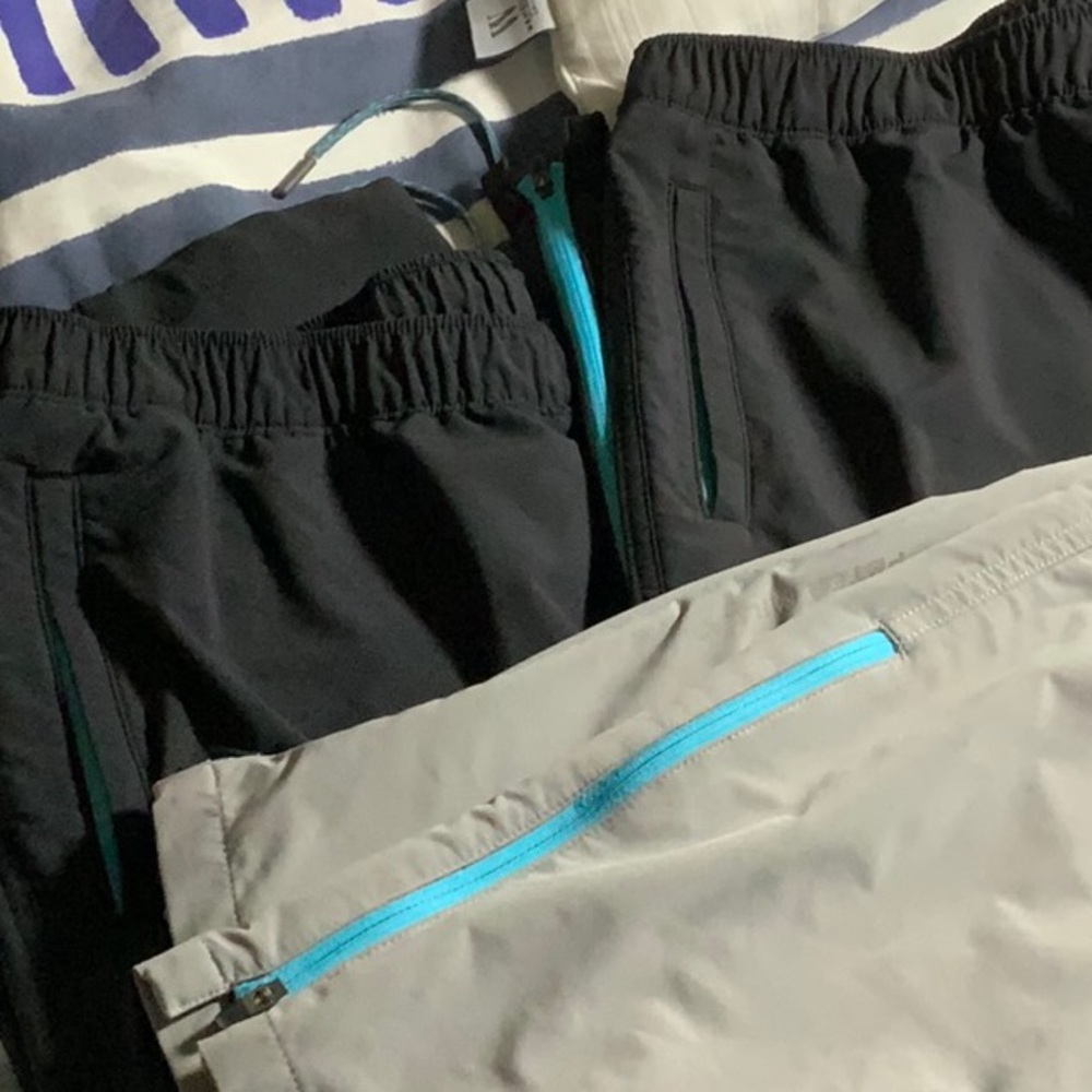 3 pairs of Peter Millar crown sport 3 zip pocket work out weekend pants